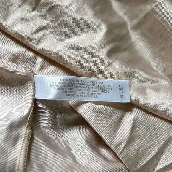 Gilligan & O’malley Nude 18” Elastic Waist Slip - Picture 9 of 9